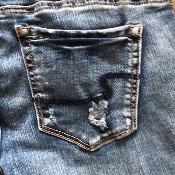 3/$25 - Eighty Two torn crop skinny jeans - Picture 12 of 14